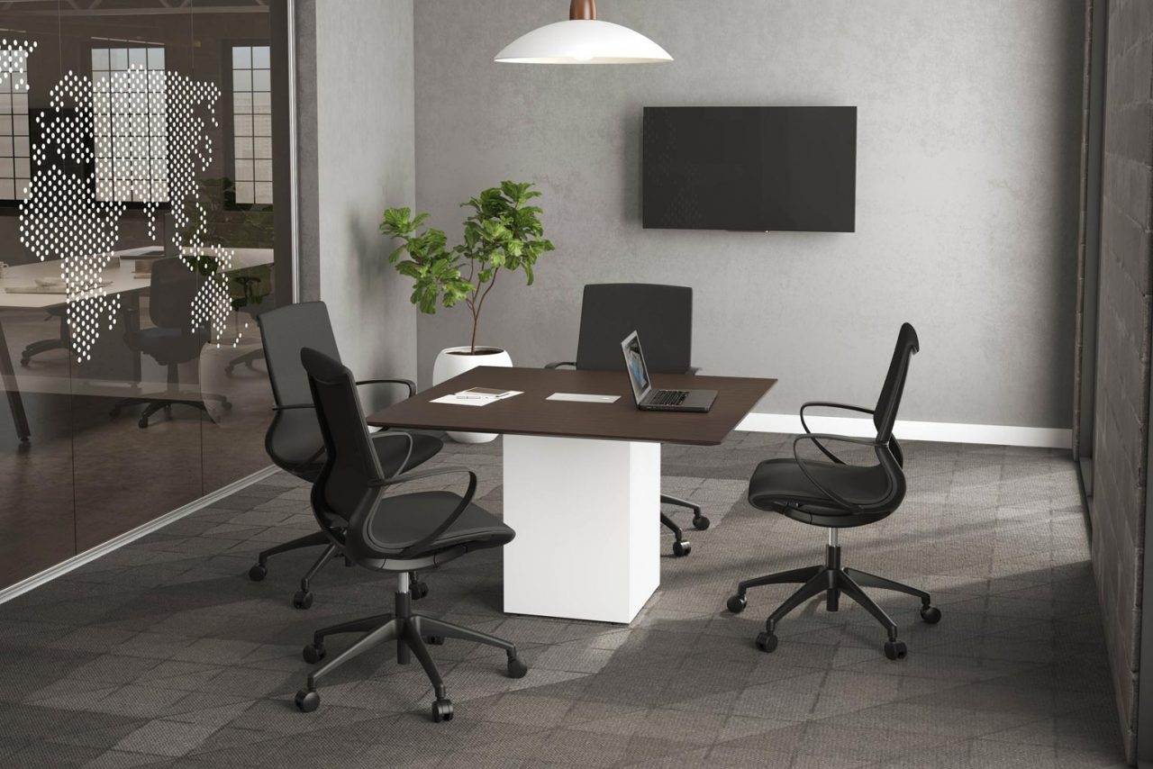 Huddle Room Touchdown Space | Office Furniture EZ